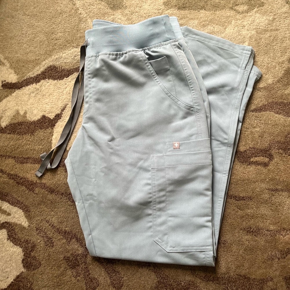 Figs- Yola with yoga waistband skinny scrub pants - Dusty Blue size XS, NWT